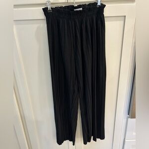 sundays Black Pleated Women's Pants size 1
